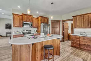 906 Lake Forest Cir, Detroit Lakes, MN 56501 - Photo 17