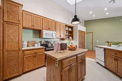 804 Ivy Lane, Eagan, MN 55123 - Photo 9