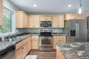 1003 Farrell St S, Maplewood, MN 55119 - Photo 9