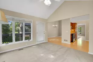 8313 Essex Rd, Chanhassen, MN 55317 - Photo 13