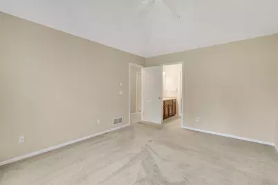 8313 Essex Road, Chanhassen, MN 55317 - Photo 15