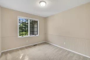 8313 Essex Rd, Chanhassen, MN 55317 - Photo 19