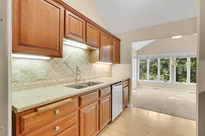 8313 Essex Road, Chanhassen, MN 55317 - Photo 9