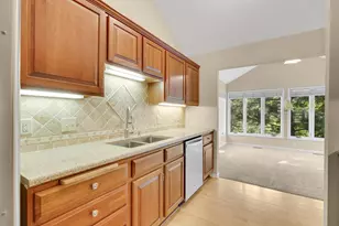 8313 Essex Rd, Chanhassen, MN 55317 - Photo 9