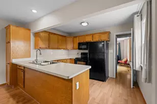 9 Van Buren Ave S, Hopkins, MN 55343 - Photo 3