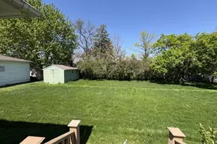 225 8th Ave SE, Waseca, MN 56093 - Photo 3