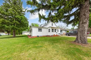 808 E Vine St, Owatonna, MN 55060 - Photo 1