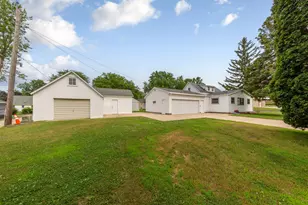 808 E Vine St, Owatonna, MN 55060 - Photo 1