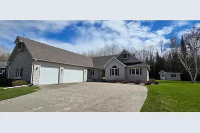 2205 Crabtree Boulevard, International Falls, MN 56649 - Photo 1