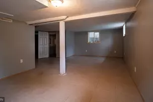 911 12th St SE, Rochester, MN 55904 - Photo 9
