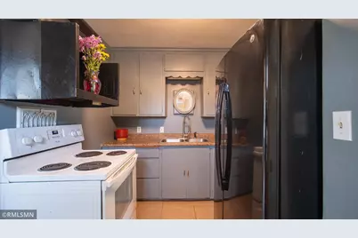 911 12th Street SE, Rochester, MN 55904 - Photo 5