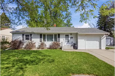 105 16th Avenue N, Fargo, ND 58102 - Photo 1