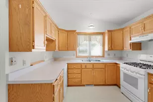 6324 Cavell Ct, Brooklyn Park, MN 55428 - Photo 11