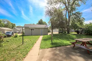 125 Adams St SE, Hutchinson, MN 55350 - Photo 3