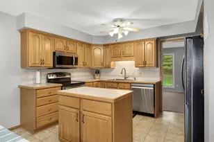 11140 Abbott Ln, Minnetonka, MN 55343 - Photo 5