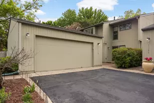 11140 Abbott Ln, Minnetonka, MN 55343 - Photo 35