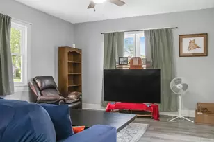 109 N 6th St, Lake City, MN 55041 - Photo 5