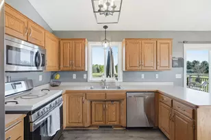 672 Laurie Ln, Hudson, WI 54016 - Photo 5