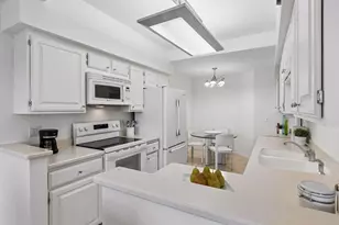 1201 Yale Pl, Minneapolis, MN 55403 - Photo 11