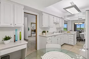 1201 Yale Pl, Minneapolis, MN 55403 - Photo 11