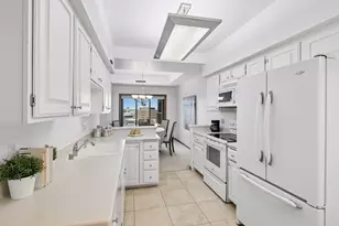 1201 Yale Pl, Minneapolis, MN 55403 - Photo 9