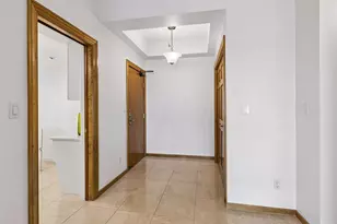 1201 Yale Pl, Minneapolis, MN 55403 - Photo 3