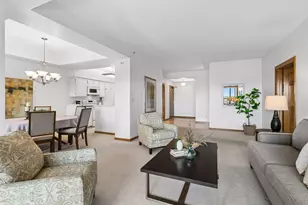 1201 Yale Pl, Minneapolis, MN 55403 - Photo 5