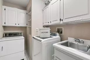 1201 Yale Pl, Minneapolis, MN 55403 - Photo 35