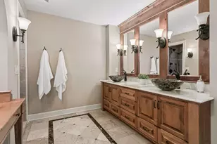 1201 Yale Pl, Minneapolis, MN 55403 - Photo 33
