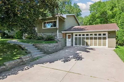 9400 Toledo Avenue S, Bloomington, MN 55437 - Photo 5