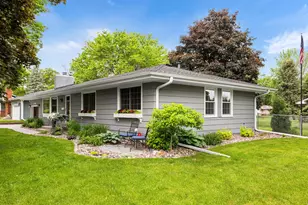 2500 Overlook Dr, Bloomington, MN 55431 - Photo 3