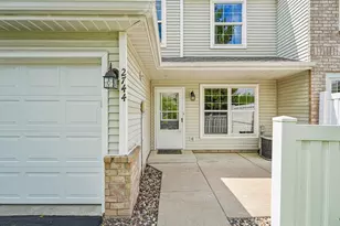 2744 Wagon Wheel Trl, Chaska, MN 55318 - Photo 5
