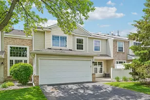 2744 Wagon Wheel Trl, Chaska, MN 55318 - Photo 3