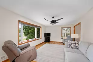 15408 Drexel Ct, Apple Valley, MN 55124 - Photo 3