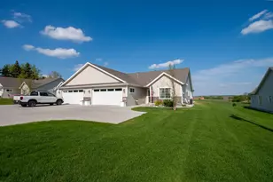 1827 S Cascade St, Fergus Falls, MN 56537 - Photo 5