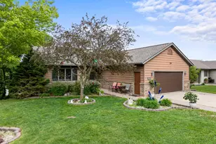 430 2nd St SE, Plainview, MN 55964 - Photo 3