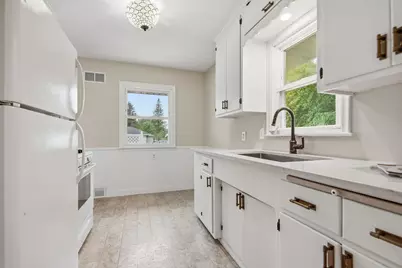 1015 Dionne Street, Roseville, MN 55113 - Photo 11