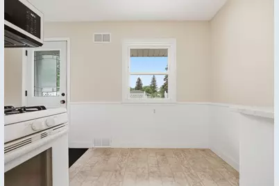 1015 Dionne Street, Roseville, MN 55113 - Photo 15