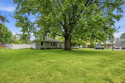 1015 Dionne Street, Roseville, MN 55113 - Photo 3