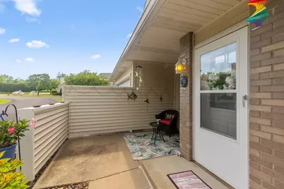 7036 49th Street N, Oakdale, MN 55128 - Photo 3