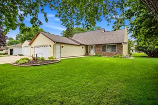 2000 9th St SW, Austin, MN 55912 - Photo 1
