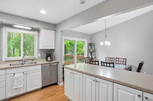 15074 Woodhill Trail, Eden Prairie, MN 55346 - Photo 11