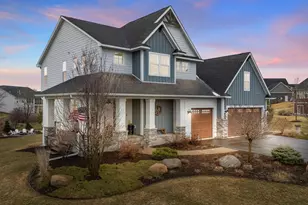 710 Crest Curve, Hudson, WI 54016 - Photo 3