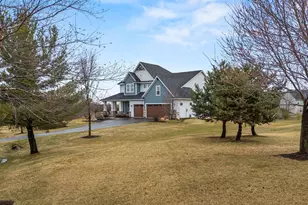 710 Crest Curve, Hudson, WI 54016 - Photo 5