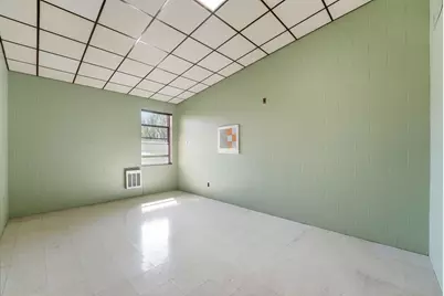612 N Brown Street, Winthrop, MN 55396 - Photo 17