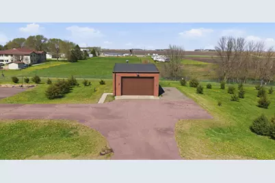612 N Brown Street, Winthrop, MN 55396 - Photo 31