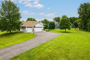 29084 Machmeier Ct, Lindstrom, MN 55045 - Photo 9