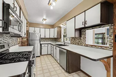 2050 Farrington Street, Roseville, MN 55113 - Photo 7