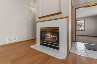 809 Ivy Ln, Eagan, MN 55123 - Photo 9
