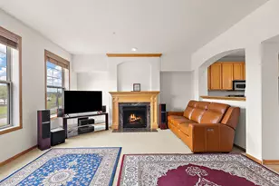 8262 Labont Way, Eden Prairie, MN 55344 - Photo 5